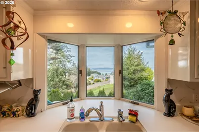 875 Signal Way, Coos Bay, OR 97420 - Photo 19
