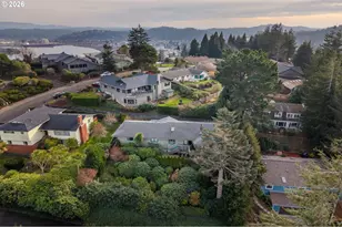 875 Signal Way, Coos Bay, OR 97420 - Photo 37