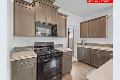 841 S 26th Ave, Cornelius, OR 97113 - Photo 5