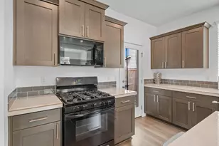 841 S 26th Ave, Cornelius, OR 97113 - Photo 5
