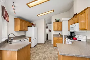 4055 Royal Ave, Eugene, OR 97402 - Photo 13