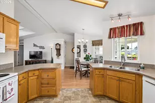 4055 Royal Ave, Eugene, OR 97402 - Photo 15