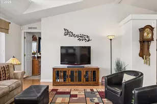 4055 Royal Ave, Eugene, OR 97402 - Photo 9
