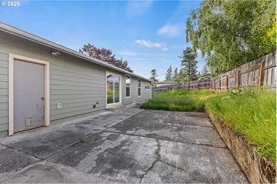 1816 Sunset Ct, Myrtle Point, OR 97458 - Photo 7