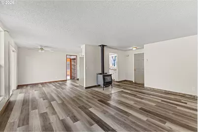 1816 Sunset Ct, Myrtle Point, OR 97458 - Photo 21