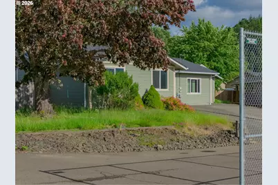 1816 Sunset Ct, Myrtle Point, OR 97458 - Photo 11