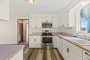 1816 Sunset Ct, Myrtle Point, OR 97458 - Photo 17