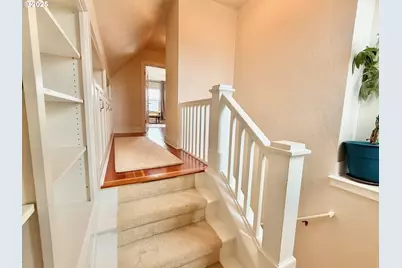 342 W Chapman Ave, Roseburg, OR 97470 - Photo 11