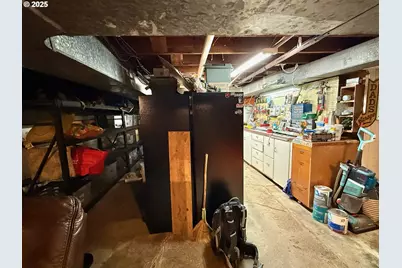 342 W Chapman Ave, Roseburg, OR 97470 - Photo 23