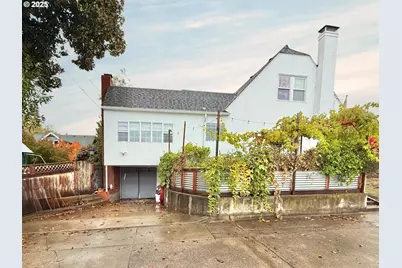 342 W Chapman Ave, Roseburg, OR 97470 - Photo 3