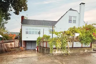 342 W Chapman Ave, Roseburg, OR 97470 - Photo 3