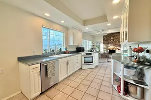 342 W Chapman Ave, Roseburg, OR 97470 - Photo 17