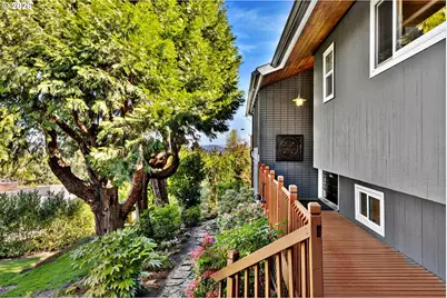 1658 Fircrest Dr, Lake Oswego, OR 97034 - Photo 3