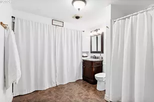 1658 Fircrest Dr, Lake Oswego, OR 97034 - Photo 37