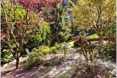 1658 Fircrest Dr, Lake Oswego, OR 97034 - Photo 39