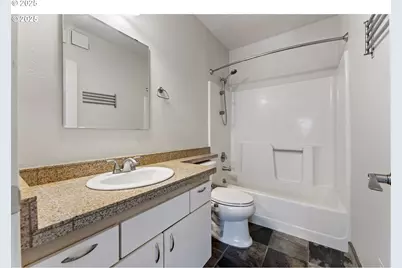 4320 S Corbett Ave #202, Portland, OR 97239 - Photo 15