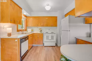 11810 NE Siskiyou St, Portland, OR 97220 - Photo 23
