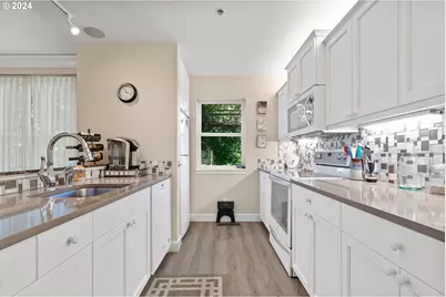 1616 S Harbor Way #308, Portland, OR 97201 - Photo 13