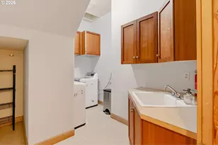 2133 SW Arnold St, Portland, OR 97219 - Photo 27