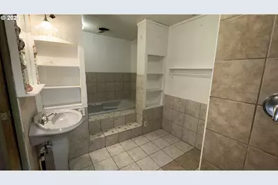 13469 Ramsey Rd, Gold Hill, OR 97525 - Photo 7