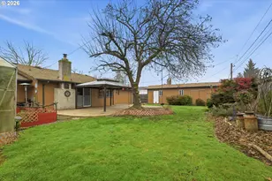 2555 15th St, Springfield, OR 97477 - Photo 33