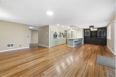 2555 15th St, Springfield, OR 97477 - Photo 9