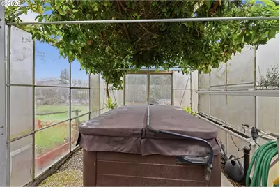 2555 15th St, Springfield, OR 97477 - Photo 23