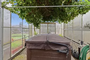 2555 15th St, Springfield, OR 97477 - Photo 23