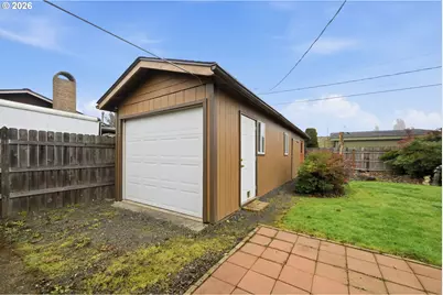 2555 15th St, Springfield, OR 97477 - Photo 39