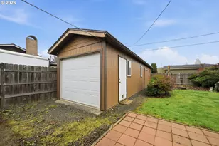 2555 15th St, Springfield, OR 97477 - Photo 39