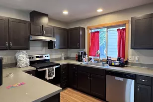 950 Arthur Ave, Cottage Grove, OR 97424 - Photo 9