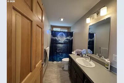 950 Arthur Ave, Cottage Grove, OR 97424 - Photo 17