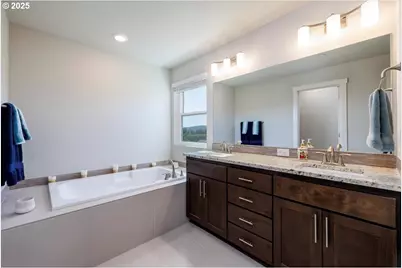 15556 SE Flavel St, Portland, OR 97236 - Photo 25