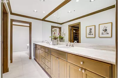 305 S Montgomery St #F409, Portland, OR 97201 - Photo 29