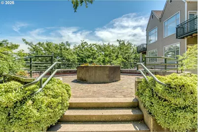 305 S Montgomery St #F409, Portland, OR 97201 - Photo 35