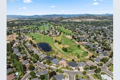 1330 Poppy Ridge Dr, Eagle Point, OR 97524 - Photo 11