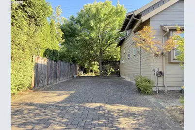 1145 W 28th Ave, Eugene, OR 97405 - Photo 45
