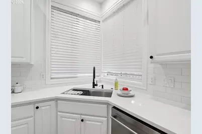 10984 NW Sarah Ln, Portland, OR 97229 - Photo 13
