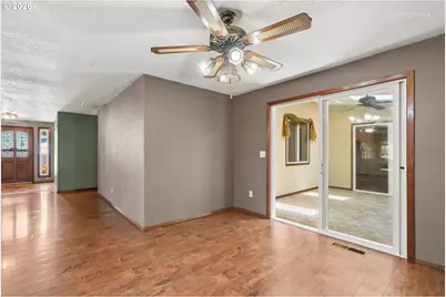 292 NW Merle Dr, Hillsboro, OR 97124 - Photo 15