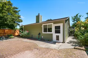 292 NW Merle Dr, Hillsboro, OR 97124 - Photo 33
