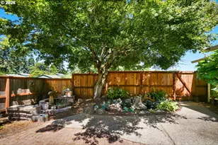 292 NW Merle Dr, Hillsboro, OR 97124 - Photo 31