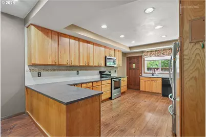 292 NW Merle Dr, Hillsboro, OR 97124 - Photo 11