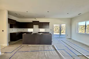 851 NE Laurel Spgs Dr, Hermiston, OR 97838 - Photo 3