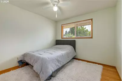 2042 SE 138th Ave, Portland, OR 97233 - Photo 21