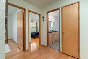 2042 SE 138th Ave, Portland, OR 97233 - Photo 17