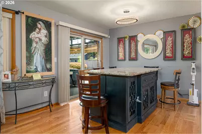 2042 SE 138th Ave, Portland, OR 97233 - Photo 9