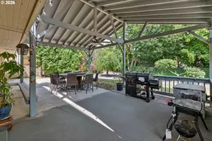 2042 SE 138th Ave, Portland, OR 97233 - Photo 33