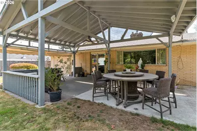 2042 SE 138th Ave, Portland, OR 97233 - Photo 39