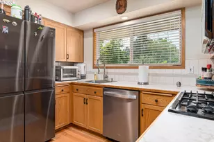 2042 SE 138th Ave, Portland, OR 97233 - Photo 13