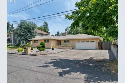2042 SE 138th Ave, Portland, OR 97233 - Photo 3